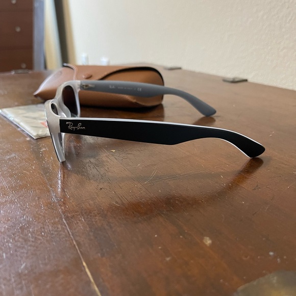 Ray Ban Wayfarer Sunglasses - Picture 6 of 10